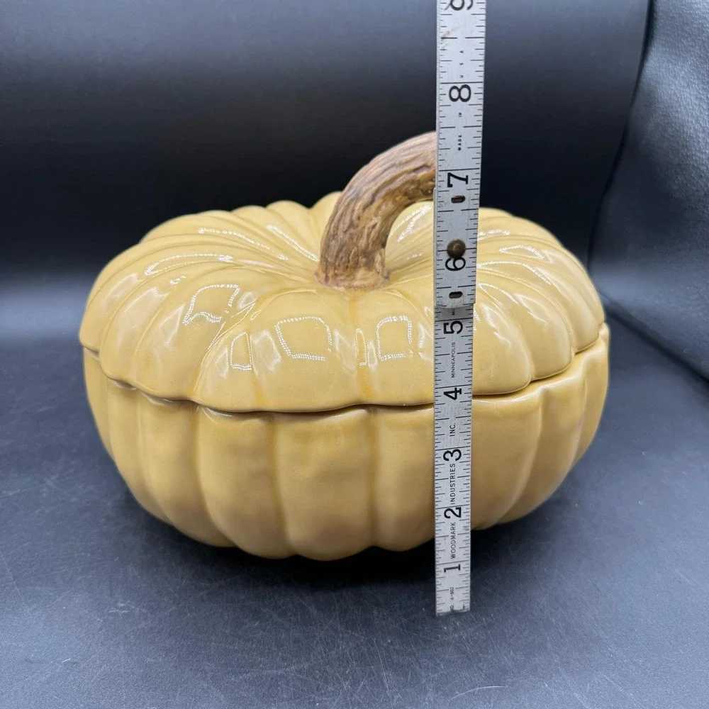 Williams Sonoma Large Pumpkin Soup Tureen Lidded Bowl Harvest Yellow Ceramic